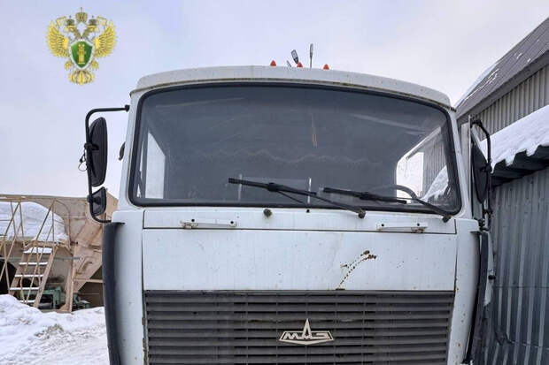 Рабочий не выжил при замене колеса грузовика в Татарстане