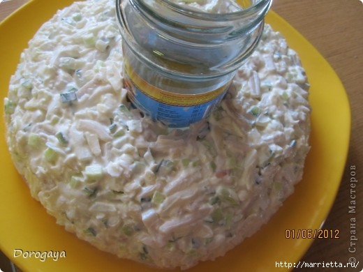 Царский салат с кальмарами и красной икрой (6) (520x390, 117Kb)
