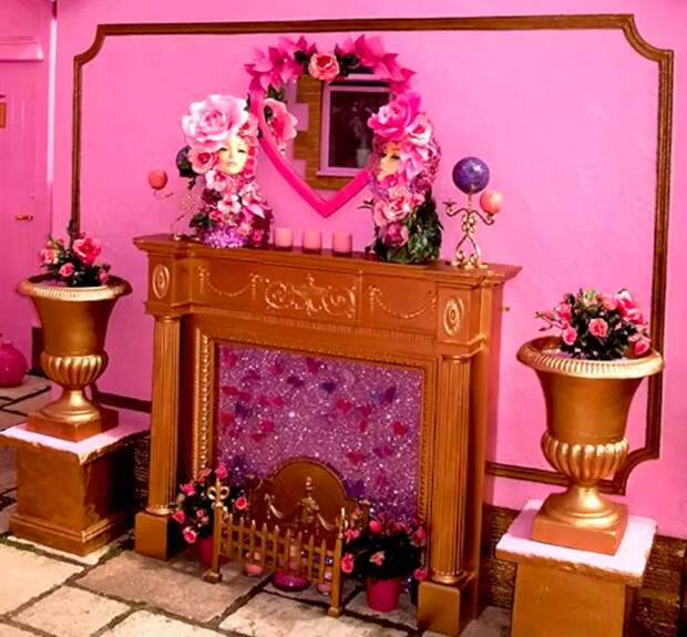 Если вам действительно нравится розовый цвет - этот дом для вас