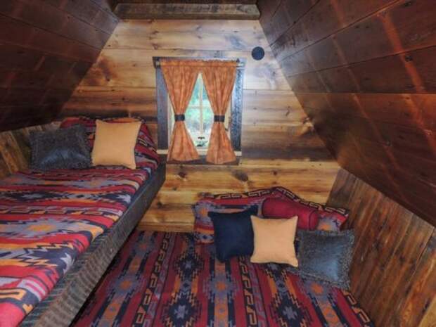 Избушки Дэна Поли, словно сошедшие со страниц сказок (9 фото)