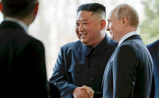 Путин после Пекина полетит в Пхеньян. Запад напряженно ожидает, что наш президент во время визита в КНДР объявит о выходе из режима санкций.