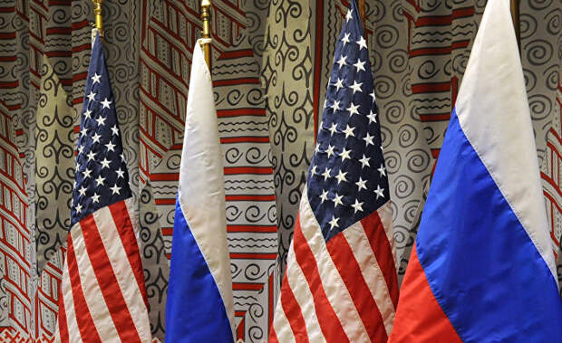 Флаги России и США
