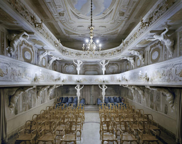 Театр ди Вилла Альдрованди Маццакорати в Болонье, Италия
