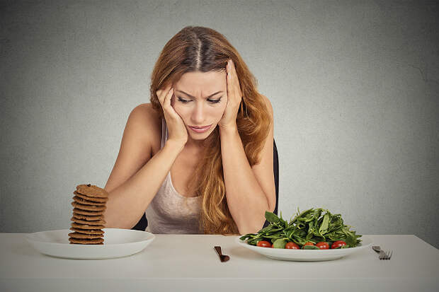 Мало ешь и не худеешь: 10 причин, почему килограммы не уходят