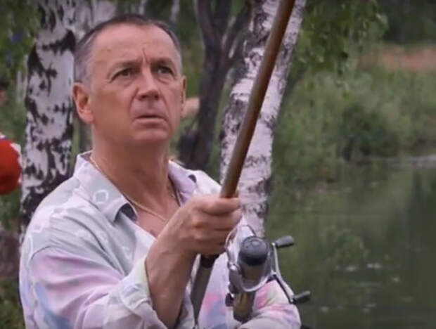 Николай Денисов на рыбалке (www.youtube.com/watch?v=VZXfVJMwllU)