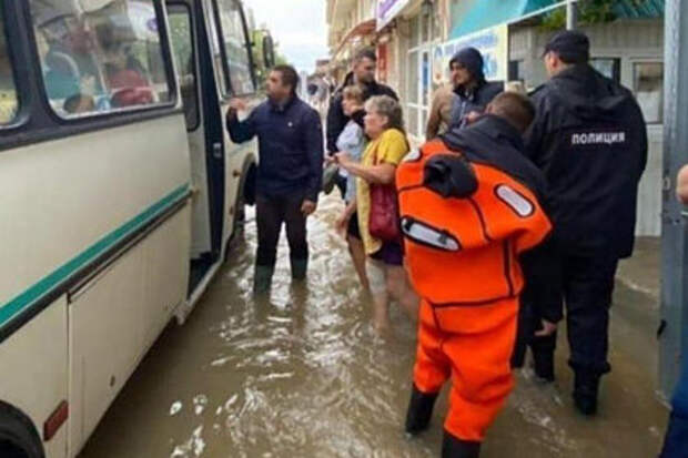 Из-за подтоплений в Анапе была проведена эвакуация