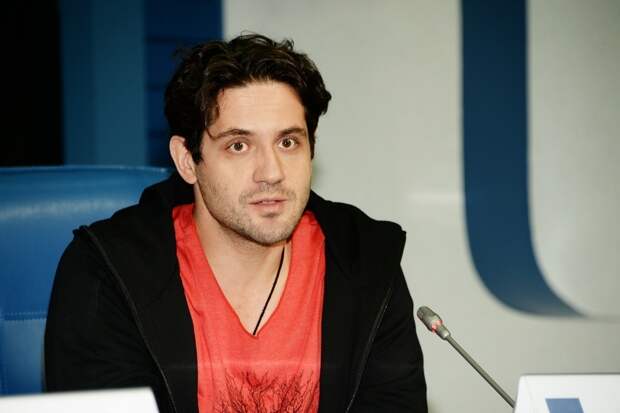 «Не могу понять, что такое быть хорошим отцом»: 43-летний Марк Богатырев о разводе с Арнтгольц спустя 5 лет брака