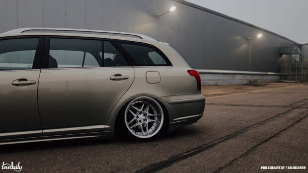 Toyota Avensis в московской локации