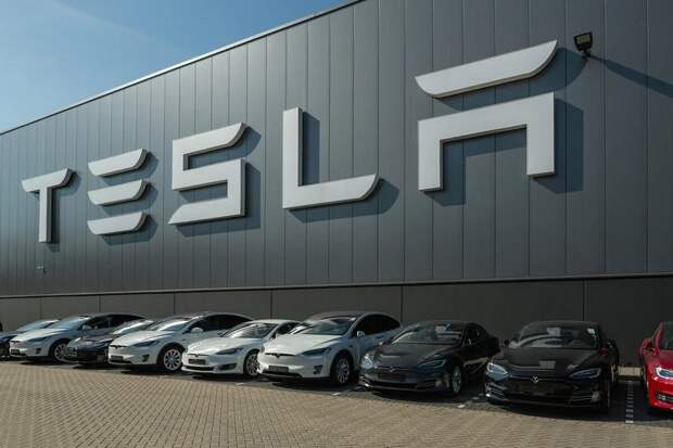 Странные и удивительные факты о работе в Tesla