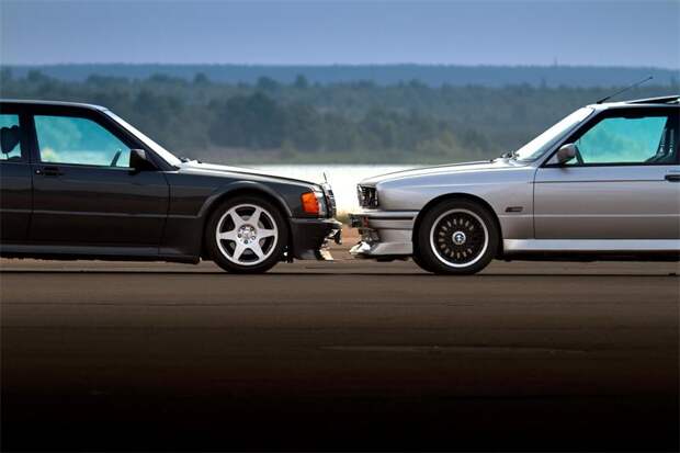 Памятник противостоянию между BMW и Mercedes