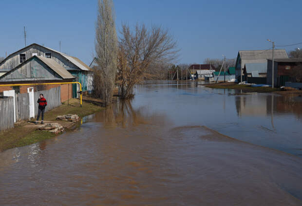 "Угроза возникла не сегодня и не вчера": Недоработку властей на фоне бедствия в Дагестане раскрыл гидролог