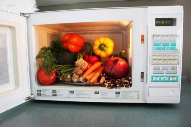 Хотите избавиться от кожуры? Отправьте овощи в микроволновку. \ Фото: sites.google.com.