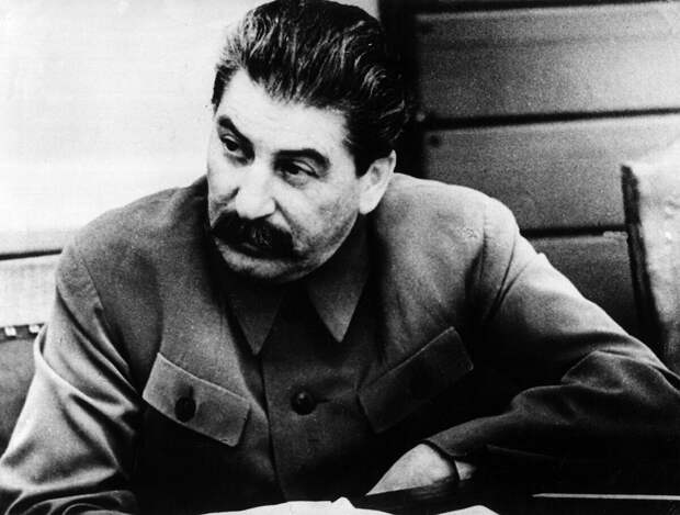 Сталин ( https://clck.ru/zsSwp)
