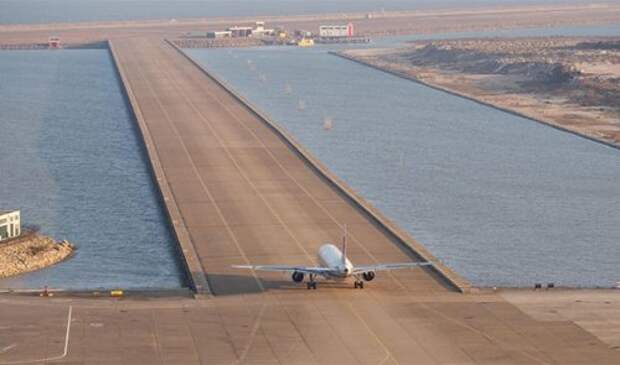 Топ-25: Самые невероятные взлётно-посадочные полосы в мире