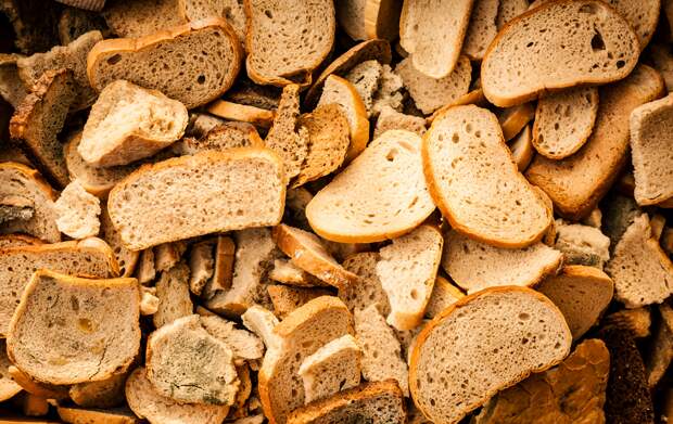 Оказывается, из черствого хлеба можно приготовить вкусный суп. Вот вам 6 разных рецептов итальянского супа панкотто