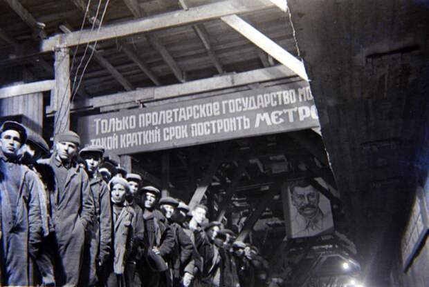 Санкт-Петербург — Призрак «ужасного работяги». история, легенды, метро, невероятное