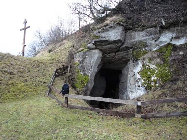 Пещеры в горе Бойко