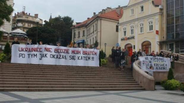 Чэргова пидступна зрада: в Польше издали карту Украины без Крыма