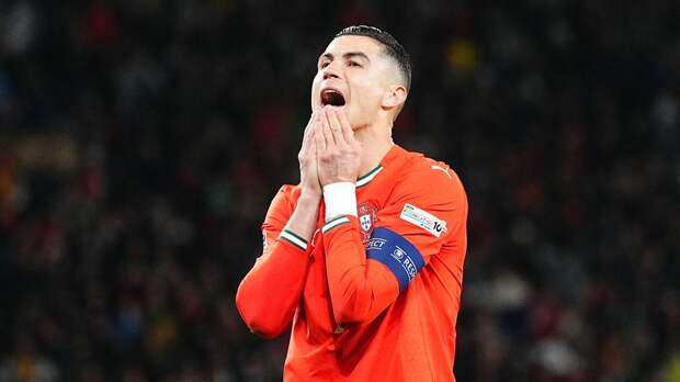 В Португалии мужчина поджег статую Роналду: видео