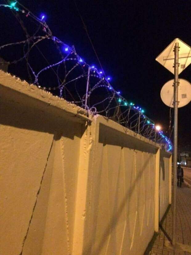 Развешивайте гирлянды правильно! Развешивайте гирлянды правильно!