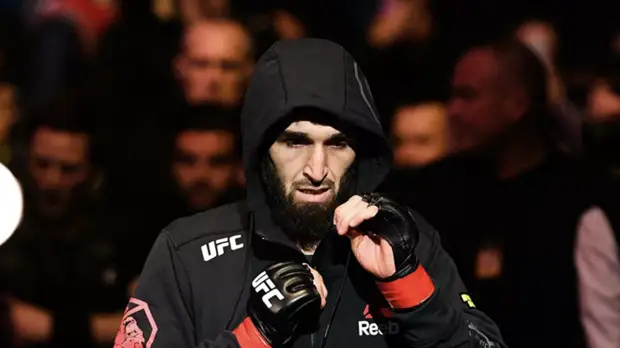 Магомедов не исключает, что Магомедшарипов может подраться с Чэн Сон Джунгом или Ортегой