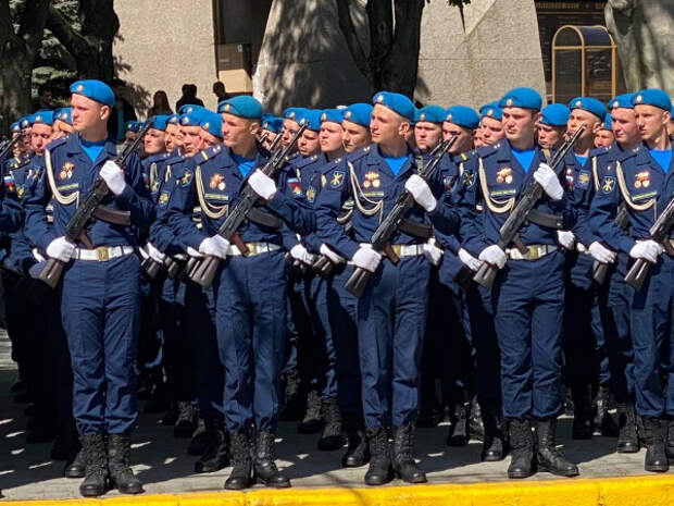 Участникам СВО простят долги и помогут с жильём