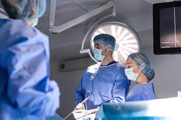 Глаз размером с мяч для гольфа: пятилетний британец Мейсон получил редкий диагноз