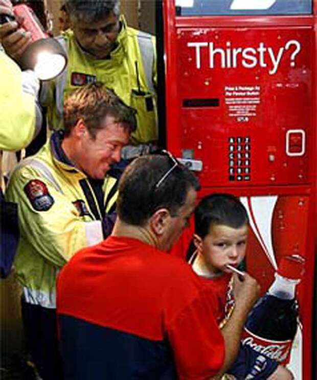 дети без присмотра, если оставить деей на минуту, не следить за детьми, дети в неловких ситуациях