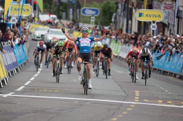 Marianne Vos (Rabo Liv) стала победительницей четвёртого этапа Aviva Women's Tour. (фото: Sean Robinson/Velofocus)