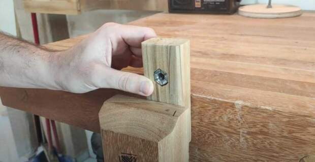 Как с помощью гаек округлить деревянные бруски