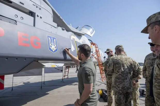 Российская ПВО в течение суток сбила восемь французских ракет SCALP-EG и две американские ATACMS - Минобороны