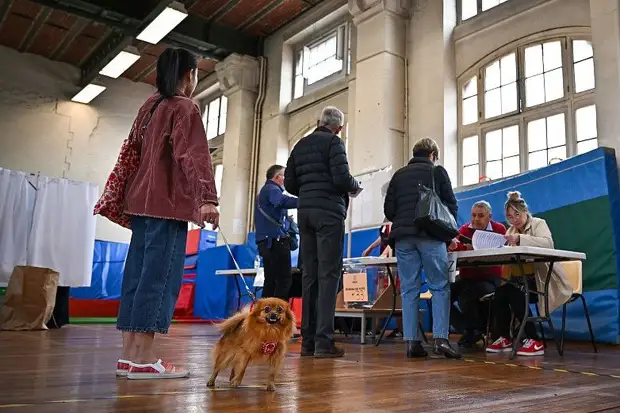 Второй тур президентских выборов во Франции: фотогалерея