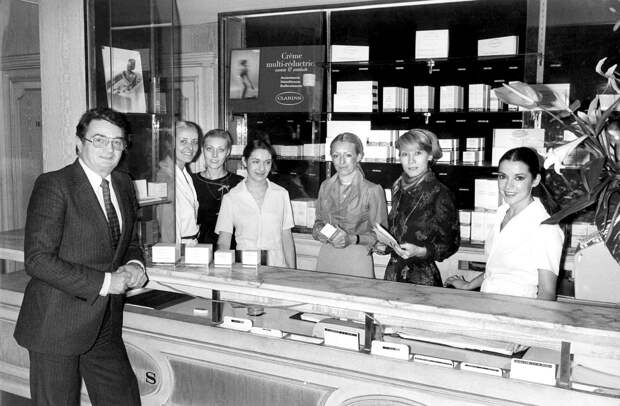 Жак Куртен-Кларанс в Институте красоты Clarins, 1980