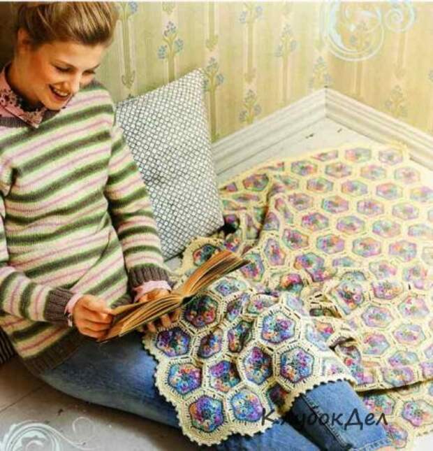 Вязанный плед из ажурных мотивов Вязанный плед из ажурных мотивов