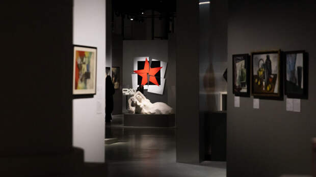 «Без Строгановки не было бы полноценной картины русского искусства»: куратор выставки в «Зарядье» о 200 годах легендарной школы