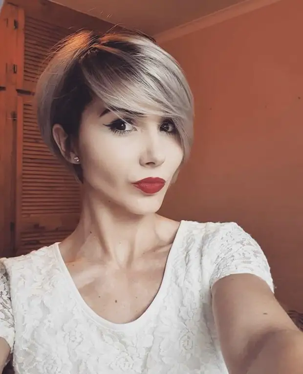 Прямой боб: 16 идей, которые дополнят любой образ и сделают его нежным и элегантным