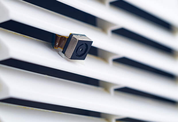 Россиян предупредили о риске сесть в тюрьму за камеру в квартире