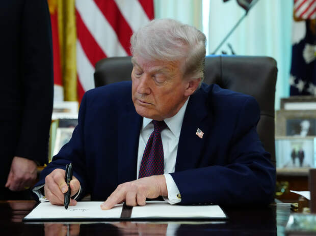 Как объявить о победе, если вас вынудили отползти: мастер-класс от Трампа