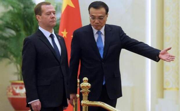 Китай «списывает» российское правительство.