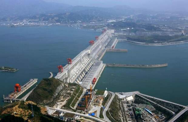 Самые интересные факты о Китае. самая большая на планете гидроэлектростанция, называется Три Ущелья