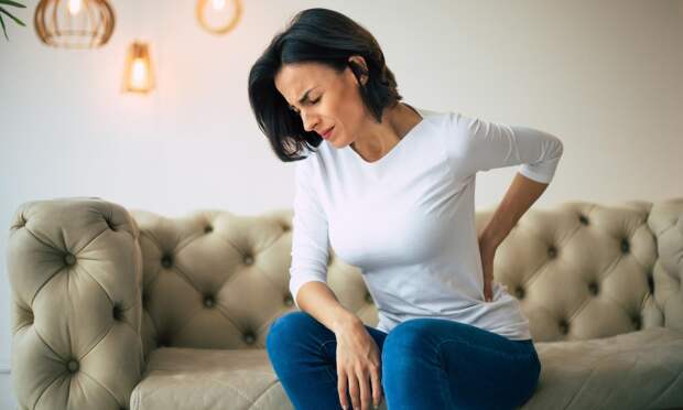 Симптомы очень похожи: как отличить протрузию от грыжи позвоночника