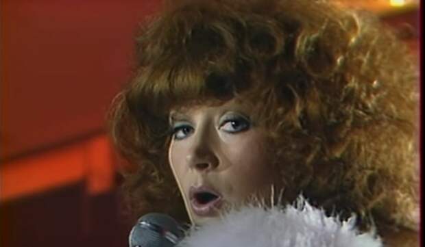 У Аллы Пугачевой накопились счета за квартиру с видом на храм Христа Спасителя