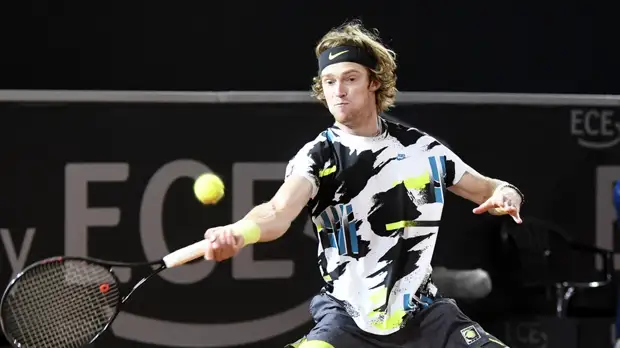 Рублёв победил Циципаса и выиграл турнир ATP в Гамбурге