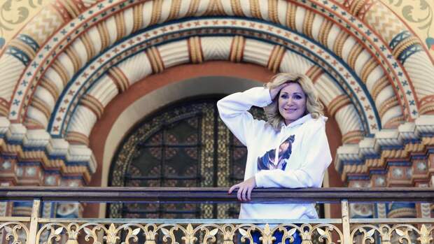 Певица Цыганова заявила, что Богомолов и Собчак порочат Россию