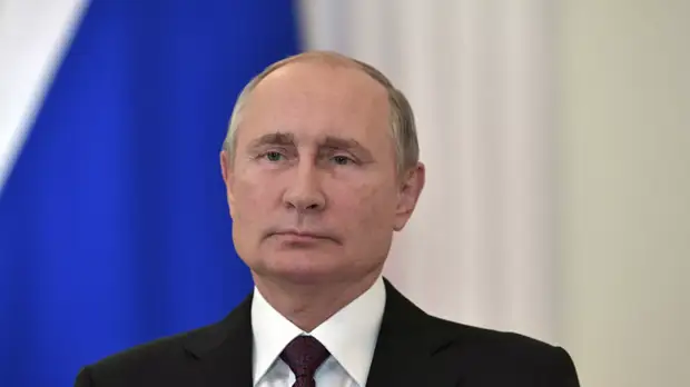 Путин открыл памятник Гранину в Петербурге