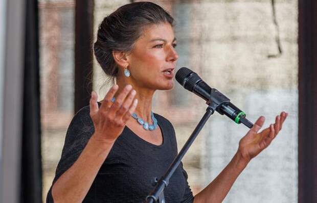 Вагенкнехт: Мерц превратил собственных граждан в «дойную корову» для Украины