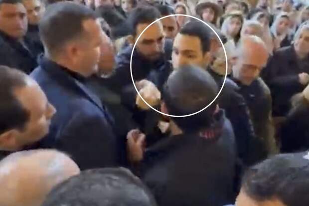 Участник инцидента с Пашиняном в церкви Еревана получил сотрясение мозга