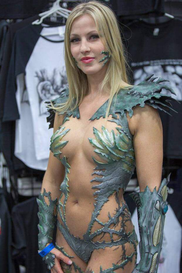 hot-cosplay-girls-7-11