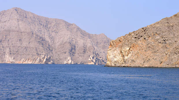 Длительная блокировка Ормузского пролива грозит остановкой добычи нефти на Ближнем Востоке