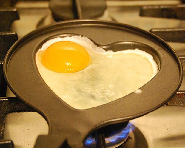 Heart-Shaped-Egg-Pan